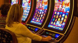 Người dùng Việt Nam chơi baccarat Live Casino trên điện thoại qua mn66